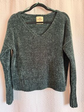 Hollister Dark Heather Green V-Neck Sweater